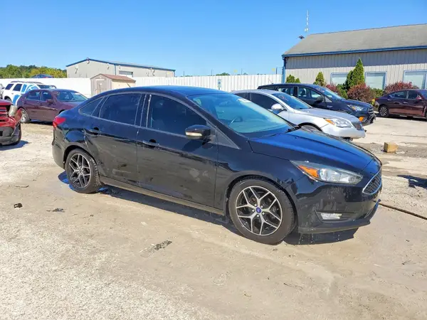 1FADP3H29HL302858 — 2017 Ford Focus, photo 4 from Copart, Side