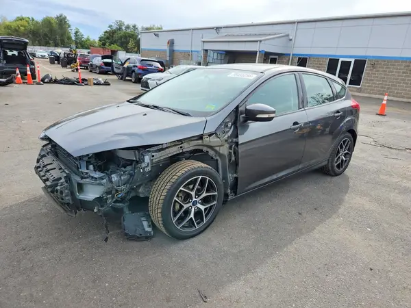 1FADP3M28HL207570 Ford Focus 2017 — Front end damage, before-repair photo