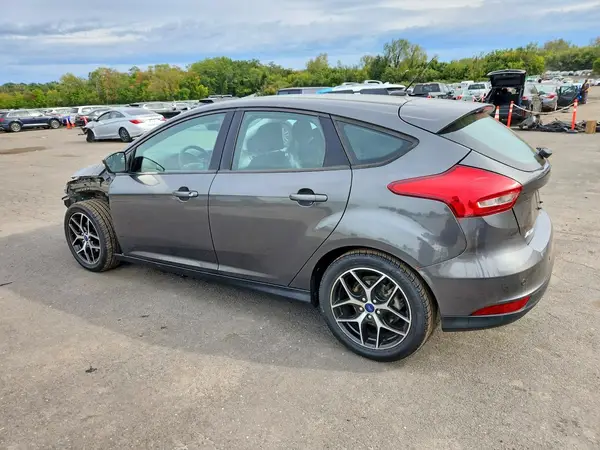 1FADP3M28HL207570 — 2017 Ford Focus, photo 2 from Copart, Front end
