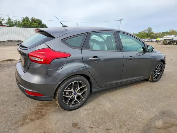 1FADP3M28HL207570 — 2017 Ford Focus, photo 3 from Copart, Front end