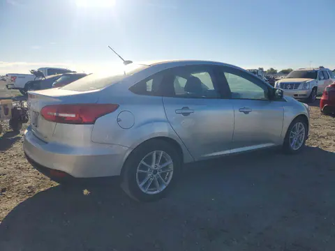 2017 Ford Focus VIN 1FADP3F27HL296433 фото 3