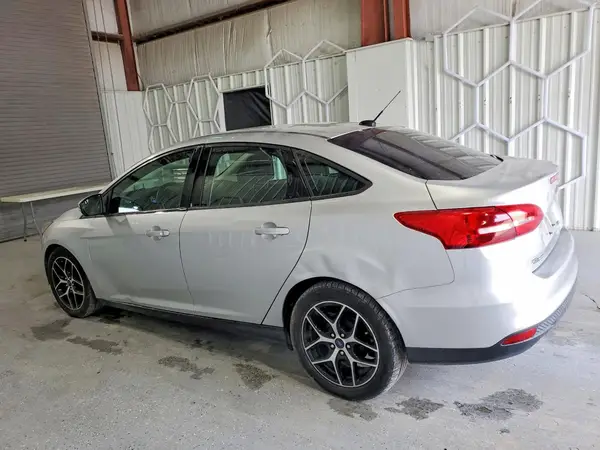 1FADP3F20JL214628 — 2018 Ford Focus, фото 2 с аукциона Copart 01.10.2026, Задняя часть