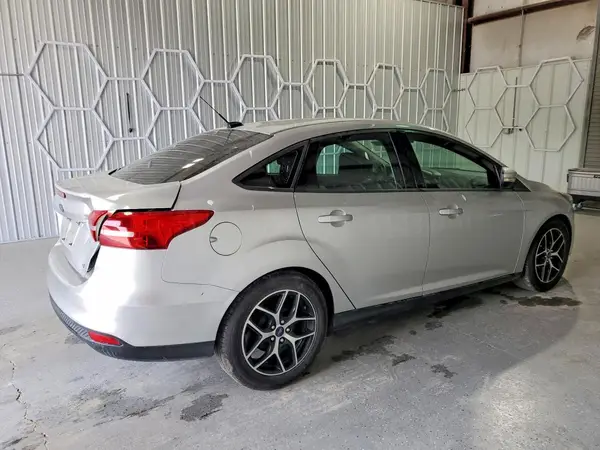 1FADP3F20JL214628 — 2018 Ford Focus, фото 3 с аукциона Copart 01.10.2026, Задняя часть