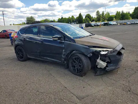 1FADP3N24JL217873 — 2018 Ford Focus, zdjęcie 4 z Copart 21.10.2026, Przód
