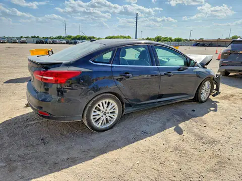 1FADP3J20JL271807 — 2018 Ford Focus, photo 3 from Copart 14.10.2026, Front end