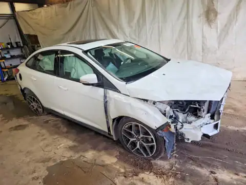 1FADP3H29JL221753 — 2018 Ford Focus, photo 4 from Copart, Front end