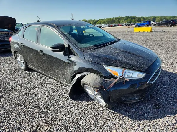 1FADP3F2XJL278062 — 2018 Ford Focus, фото 4 с аукциона Copart, Передняя часть