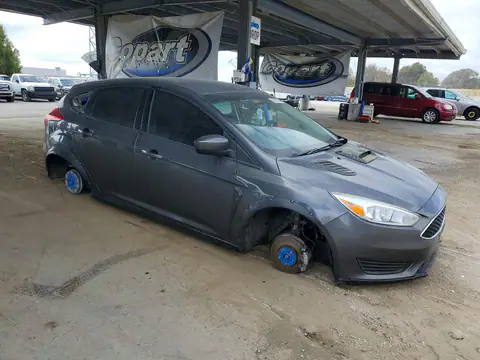 1FADP3K22JL236720 — 2018 Ford Focus, photo 4 from Copart 29.09.2026, Stripped