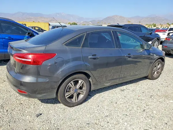1FADP3FE9JL241160 — 2018 Ford Focus, фото 3 с аукциона Copart 14.10.2026, Механические повреждения