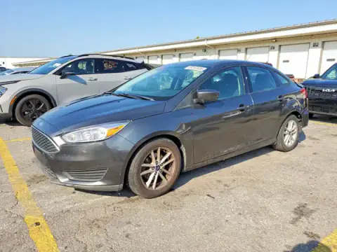 1FADP3F26JL301675 — 2018 Ford Focus, Parte trasera (Rear End), fotos antes de reparar