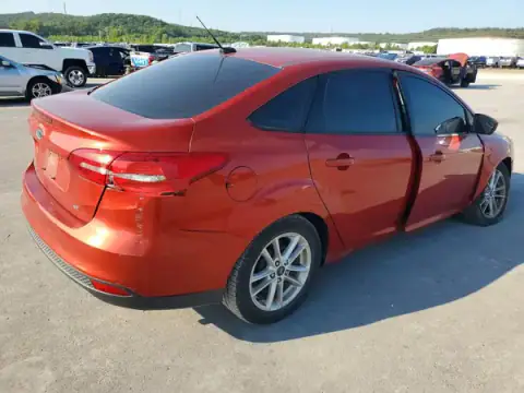 1FADP3F27JL324723 — 2018 Ford Focus, zdjęcie 3 z Copart, Bok