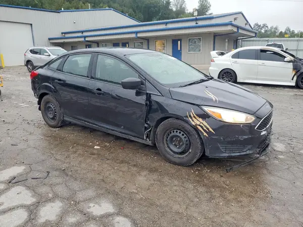 1FADP3E22JL201428 — 2018 Ford Focus, foto 4 de Copart, Parte delantera