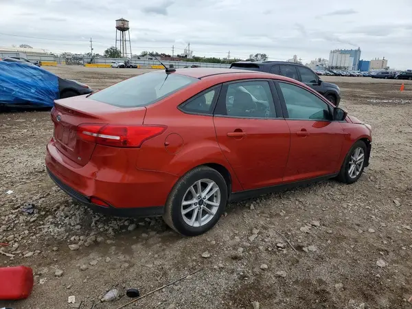 1FADP3F28JL257078 — 2018 Ford Focus, zdjęcie 3 z Copart, Przód
