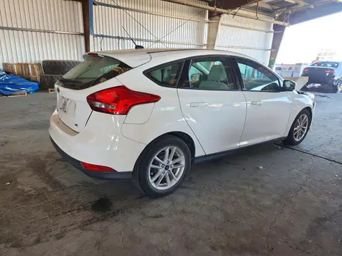 1FADP3K27JL282902 — 2018 Ford Focus, foto 3 de Copart 22.10.2026, Parte delantera
