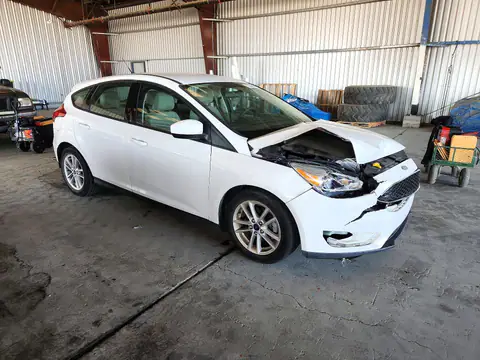 1FADP3K27JL282902 — 2018 Ford Focus, foto 4 de Copart 22.10.2026, Parte delantera