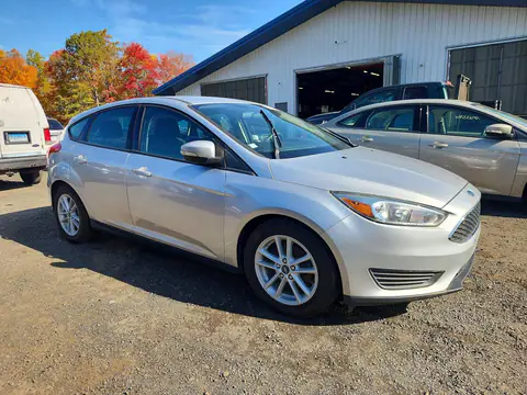 1FADP3K21JL233789 — 2018 Ford Focus, photo 4 from Copart 15.10.2026, Minor dents and scratches