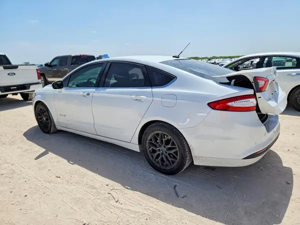 3FA6P0LU2GR397845 — 2016 Ford Fusion, фото 2 с аукциона Copart, Задняя часть