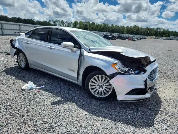 3FA6P0LU2GR311630 — 2016 Ford Fusion, zdjęcie 4 z Copart 30.09.2026, Tył