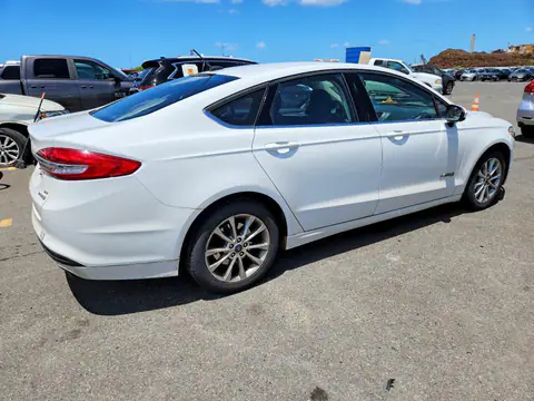 3FA6P0LU3HR295827 — 2017 Ford Fusion, zdjęcie 3 z Copart 26.10.2026, Przód
