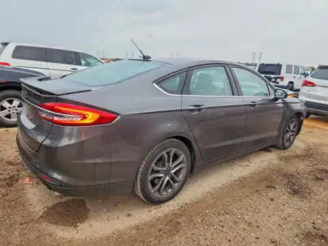 3FA6P0G73HR372376 — 2017 Ford Fusion, zdjęcie 3 z Copart, Przód