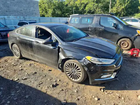 3FA6P0H93HR136097 — 2017 Ford Fusion, zdjęcie 4 z Copart 21.09.2026, Przód