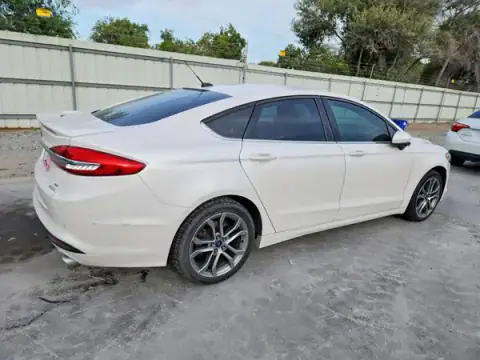 3FA6P0HD1HR292529 — 2017 Ford Fusion, zdjęcie 3 z Copart 22.09.2026, Drobne wgniecenia i rysy
