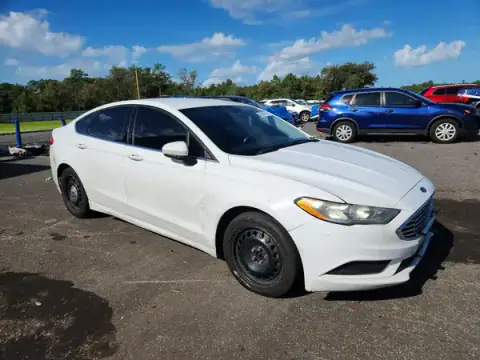 3FA6P0HD2HR108182 — 2017 Ford Fusion, zdjęcie 4 z Copart 19.10.2026, Uszkodzenia mechaniczne