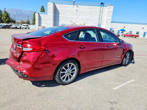 3FA6P0LU2HR231150 — 2017 Ford Fusion, zdjęcie 3 z Copart 15.10.2026, Tył