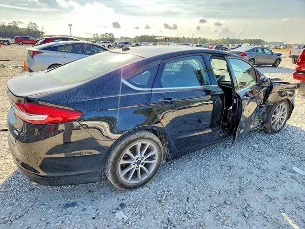 3FA6P0HD3HR299059 — 2017 Ford Fusion, фото 3 з Copart 02.10.2026, Передня частина