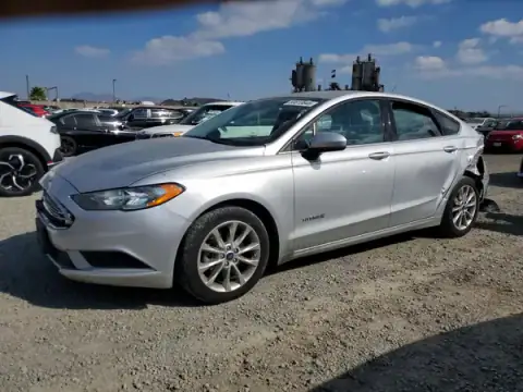 3FA6P0LUXHR276174 Ford Fusion 2017 — Rear end damage, before-repair photo
