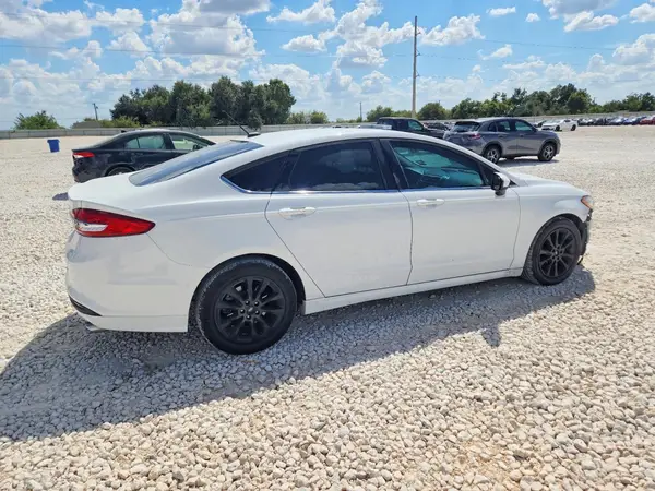 3FA6P0H75HR380106 — 2017 Ford Fusion, photo 3 from Copart 01.10.2026, Front end