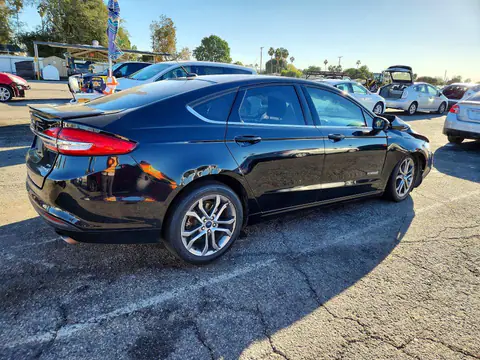 3FA6P0LU8HR299971 — 2017 Ford Fusion, фото 3 з Copart 23.10.2026, Передня частина
