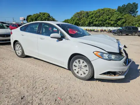 3FA6P0G7XJR254010 — 2018 Ford Fusion, zdjęcie 4 z Copart 29.09.2026, Przód