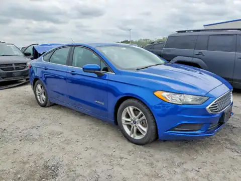 3FA6P0LU3JR259433 — 2018 Ford Fusion, foto 4 de Copart 28.09.2026, Parte trasera