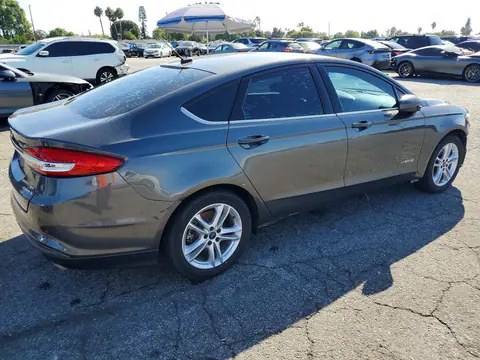 2018 Ford Fusion VIN 3FA6P0LU6JR163196 фото 3