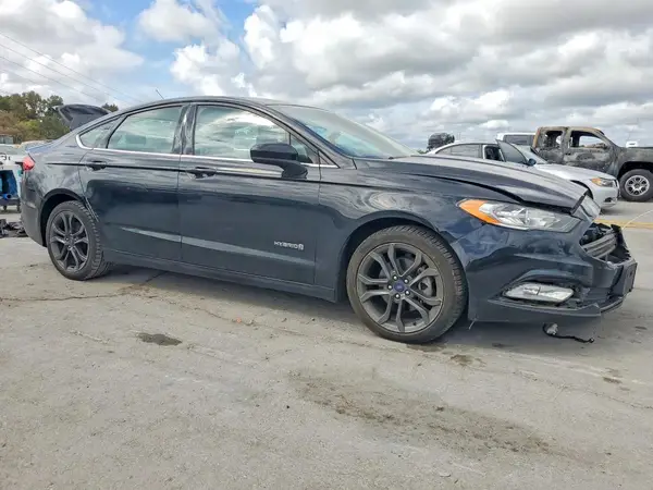 3FA6P0LU2JR218498 — 2018 Ford Fusion, фото 4 с аукциона Copart, Передняя часть