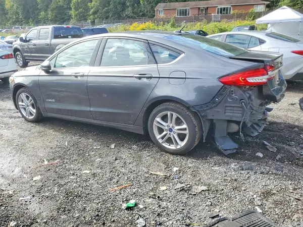 3FA6P0LU5JR115477 — 2018 Ford Fusion, фото 2 с аукциона Copart, Задняя часть
