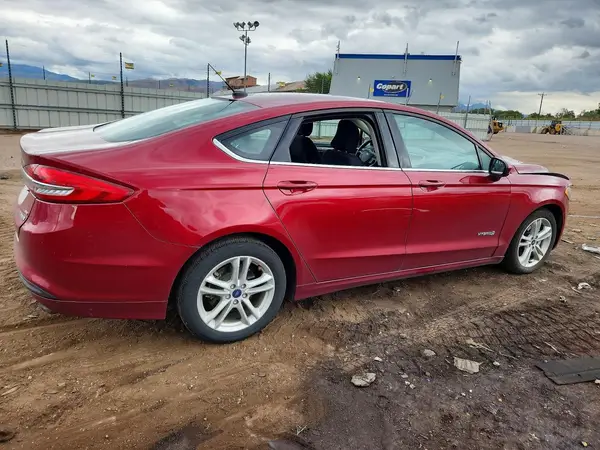 3FA6P0LU3JR173653 — 2018 Ford Fusion, фото 3 с аукциона Copart, Передняя часть