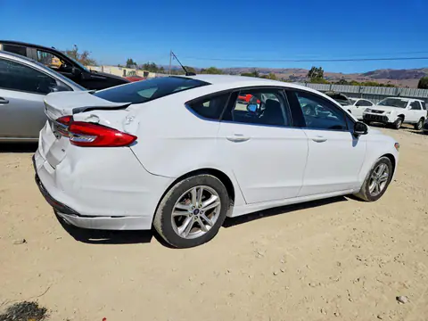3FA6P0H79JR277647 — 2018 Ford Fusion, zdjęcie 3 z Copart 27.10.2026, Tył