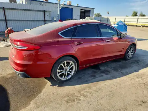 3FA6P0CD8KR134638 — 2019 Ford Fusion, zdjęcie 3 z Copart, Przód
