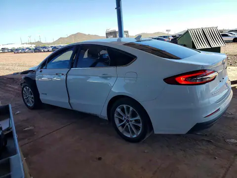 3FA6P0LU3KR177283 — 2019 Ford Fusion, photo 2 from Copart 29.09.2026, Front end