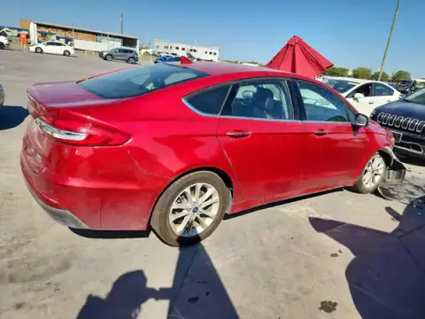 3FA6P0MU2LR266357 — 2020 Ford Fusion, zdjęcie 3 z Copart 22.10.2026, Przód