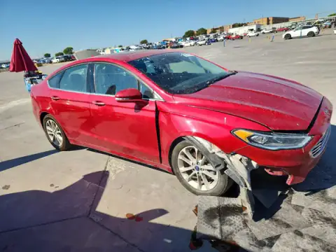 3FA6P0MU2LR266357 — 2020 Ford Fusion, zdjęcie 4 z Copart 22.10.2026, Przód