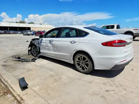 3FA6P0CD3LR130658 — 2020 Ford Fusion, foto 2 de Copart, Parte delantera