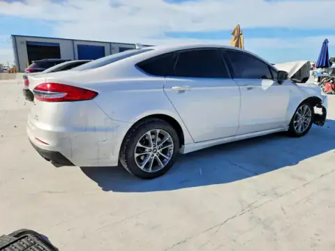3FA6P0HD5LR233699 — 2020 Ford Fusion, фото 3 з Copart, Передня частина