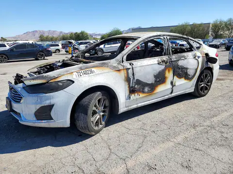 3FA6P0CD1LR178031 — 2020 Ford Fusion, Incendio, fotos antes de reparar