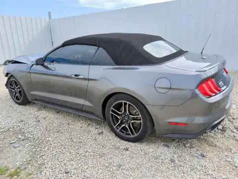1FATP8UH5M5122293 — 2021 Ford Mustang, zdjęcie 2 z Copart 02.10.2026, Przód