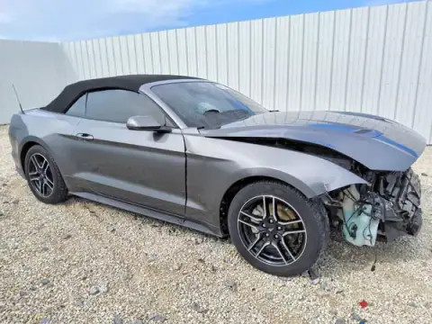 1FATP8UH5M5122293 — 2021 Ford Mustang, zdjęcie 4 z Copart 02.10.2026, Przód