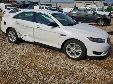 1FAHP2D83HG130065 — 2017 Ford Taurus, foto 4 de Copart 14.10.2026, Lateral