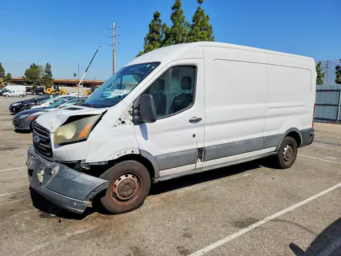 1FTNR2CG8FKA62517 — 2015 Ford Transit, წინა ნაწილი (Front End), ფოტოები შეკეთებამდე